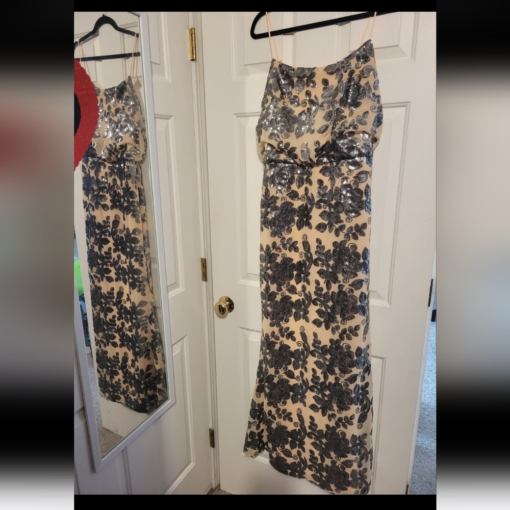 Nwt chaps evening gown floor length size 8 biege grey Floral Sequins